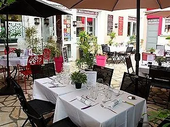 Logis Des Causses Hotel