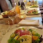 Logis Des Causses ホテル ミヨー