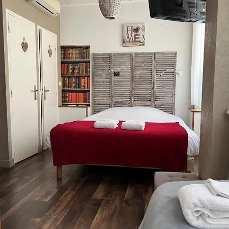 Hotel Logis Des Causses 3*